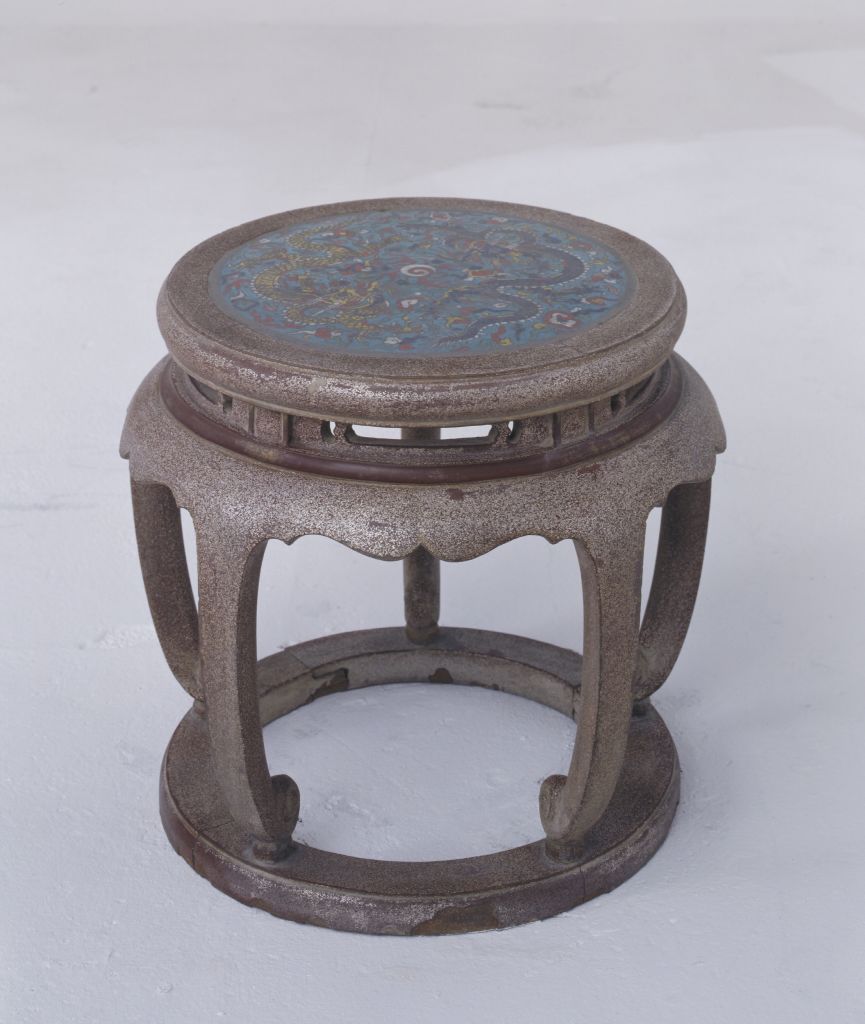 图片[1]-Round stool with double dragons and pearl patterns inlaid in black lacquer-China Archive